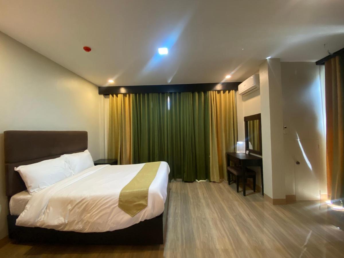 Hotel Eight Breeze Baclayon Esterno foto