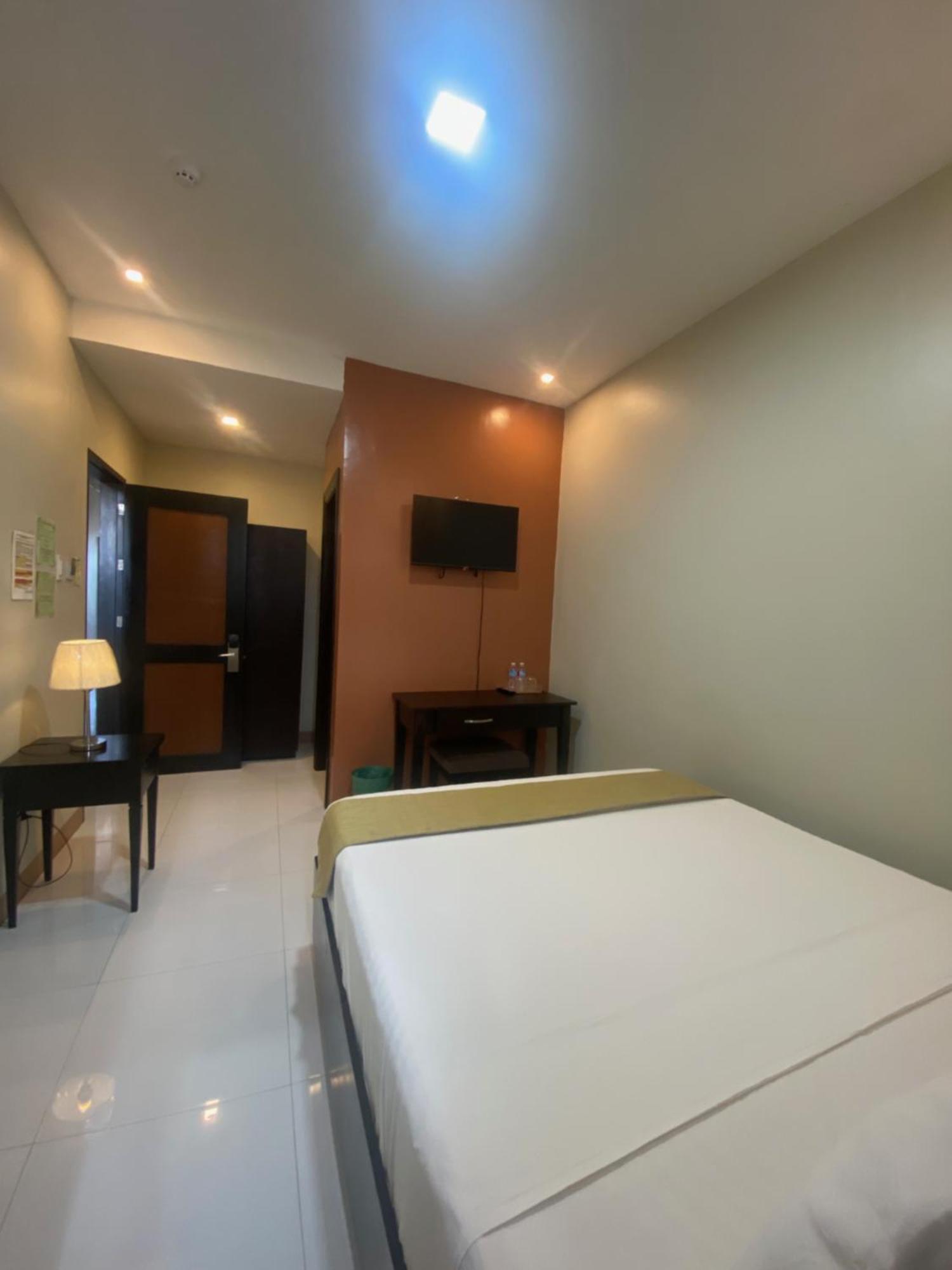 Hotel Eight Breeze Baclayon Esterno foto