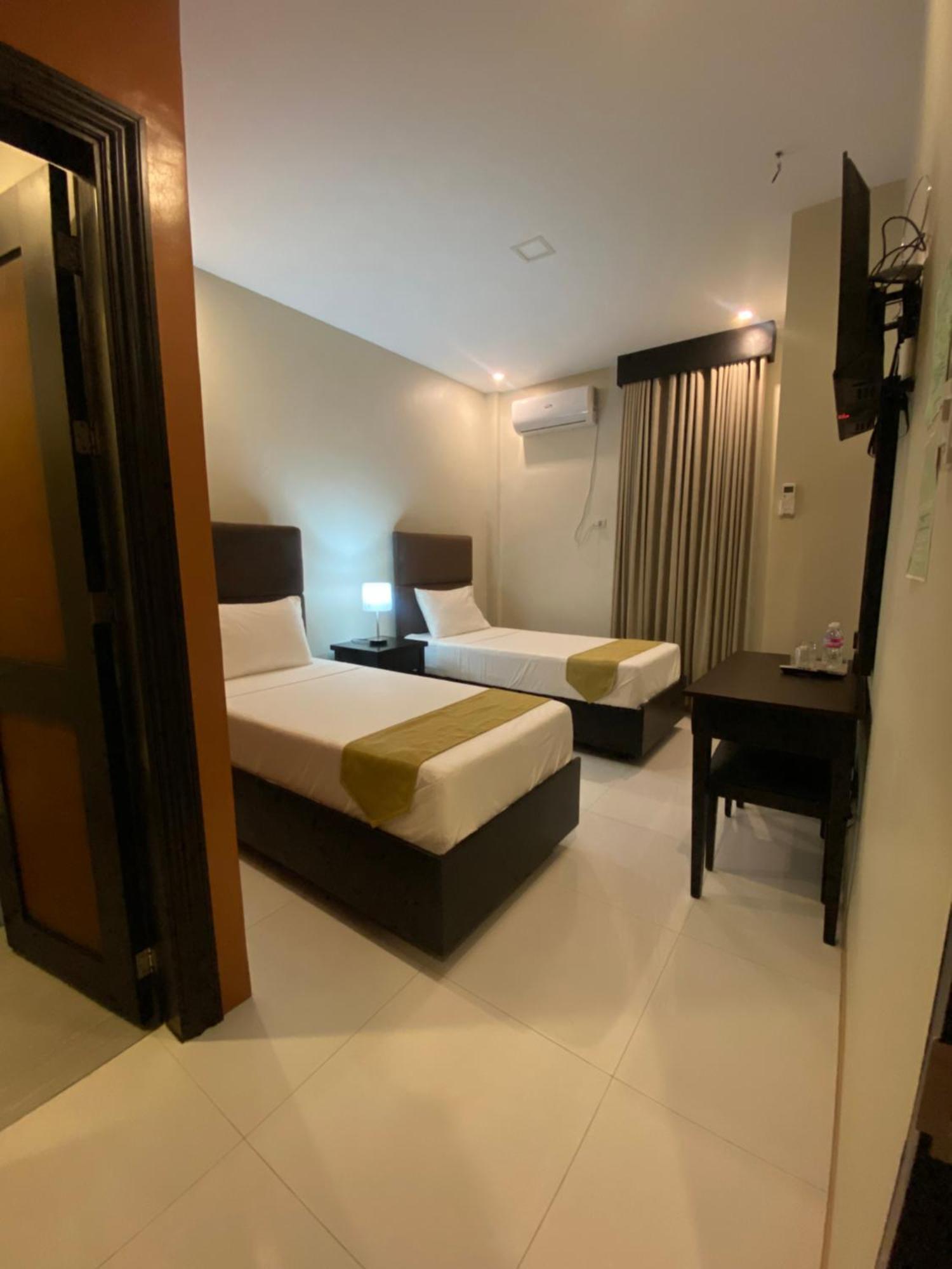 Hotel Eight Breeze Baclayon Esterno foto