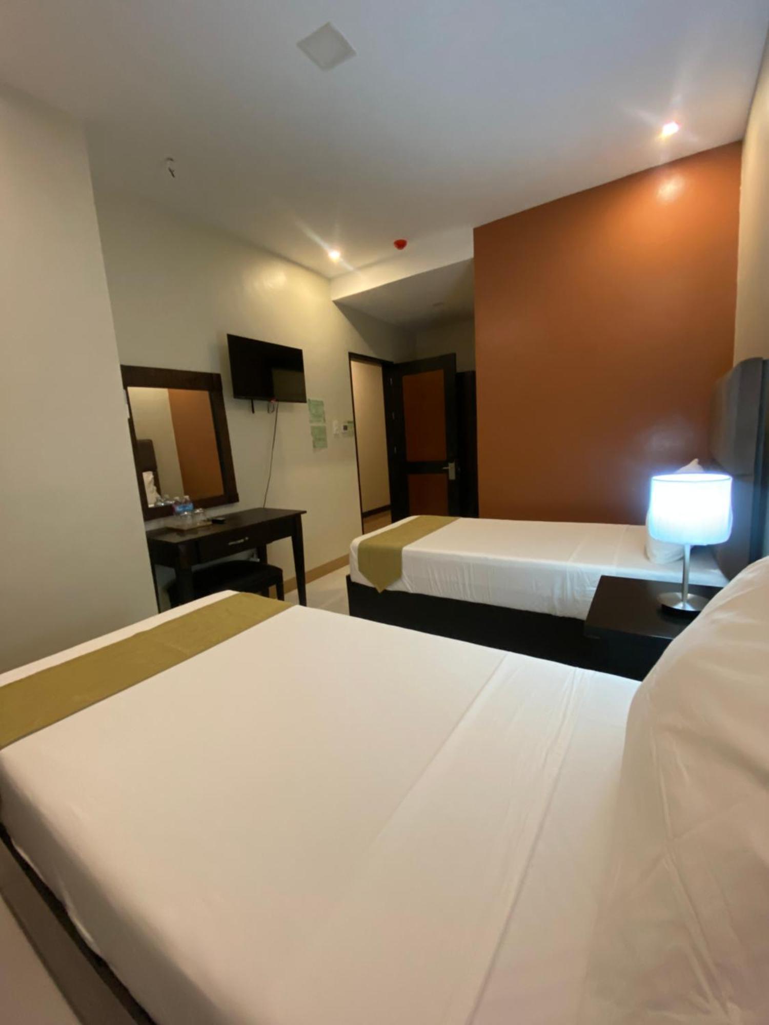 Hotel Eight Breeze Baclayon Esterno foto